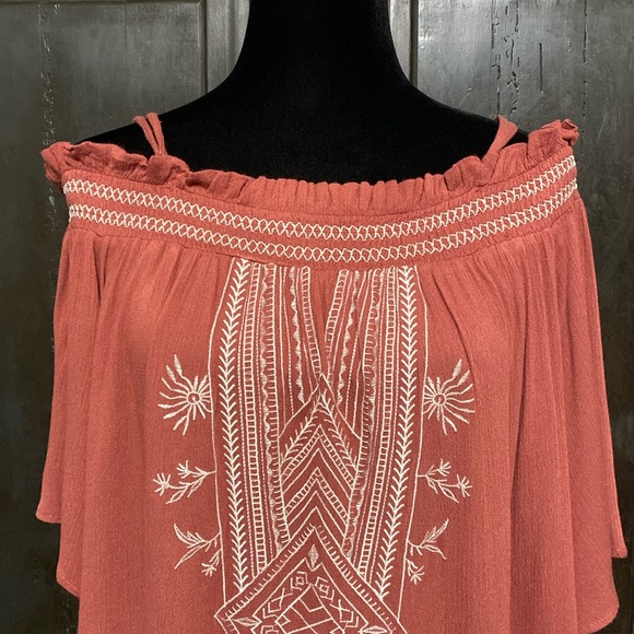 Charlotte Russe oversized open shoulder SW burnt Orange blouse. Size Medium - Picture 4 of 10